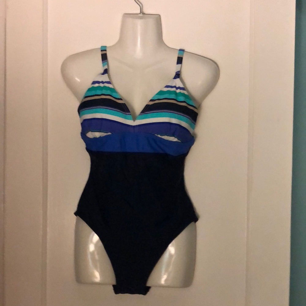 One piece swim suit